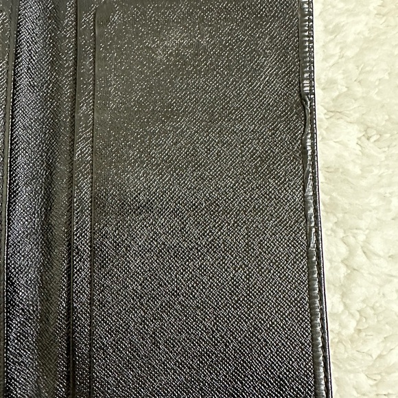 Authentic Louis Vuitton long Epi bifold wallet - Picture 10 of 16